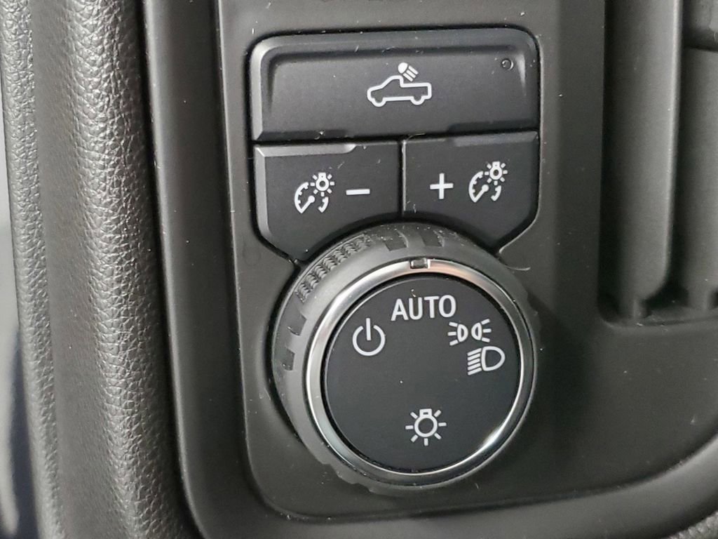 Used 2022 Chevrolet Silverado 1500 Custom image 30