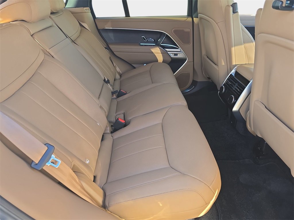 New 2026 Land Rover Range Rover SE image 11