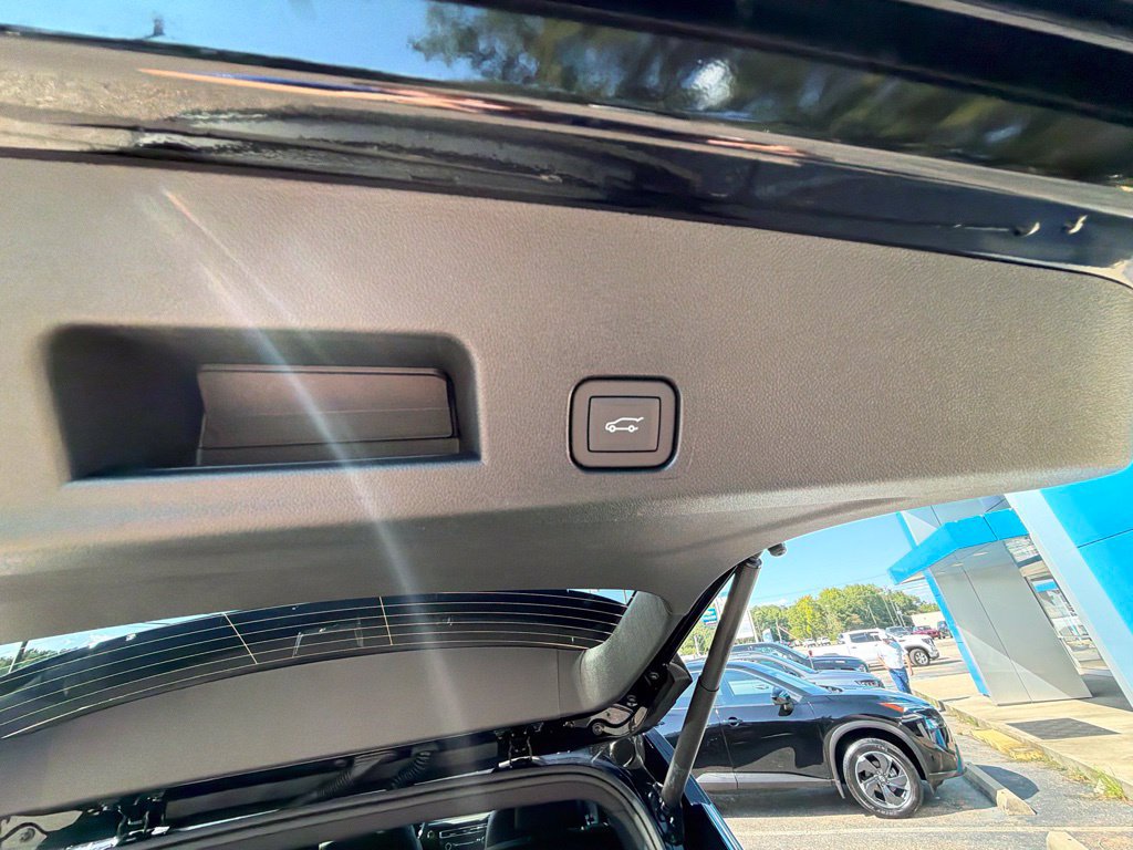 New 2027 Chevrolet Traverse Z71 w/ Enhanced Driving Package AWD/4WD image 32