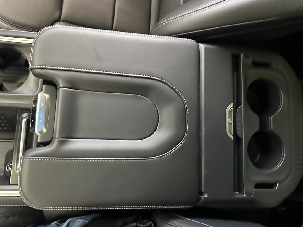 New 2025 Ford Expedition Platinum w/ Stealth Performance Package image 17