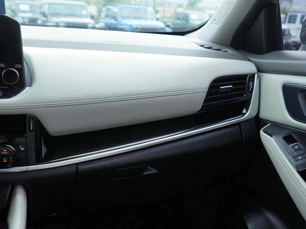 Used 2023 Nissan Rogue SL w/ SL Premium Package image 27