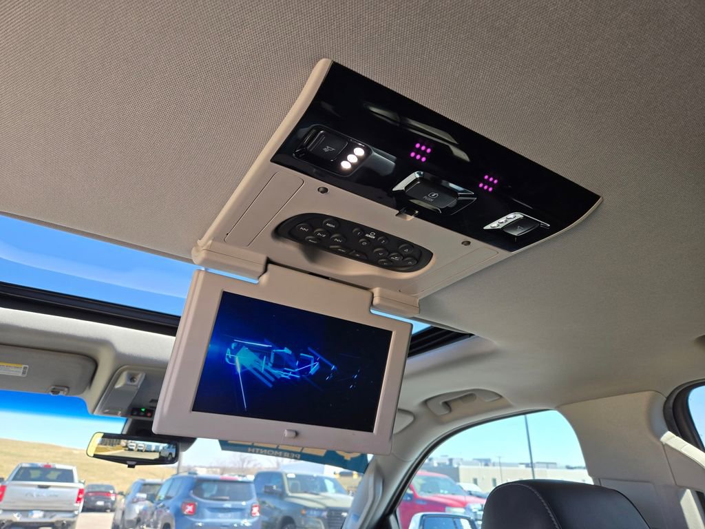 Used 2018 Cadillac Escalade ESV Premium Luxury image 31