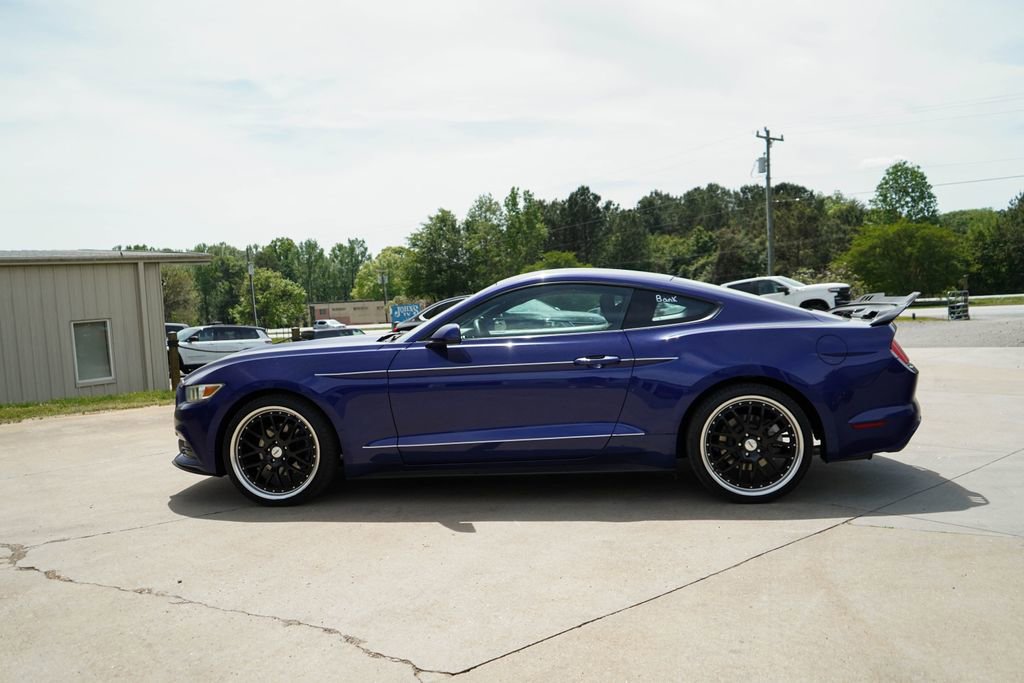 Used 2015 Ford Mustang Coupe RWD image 17