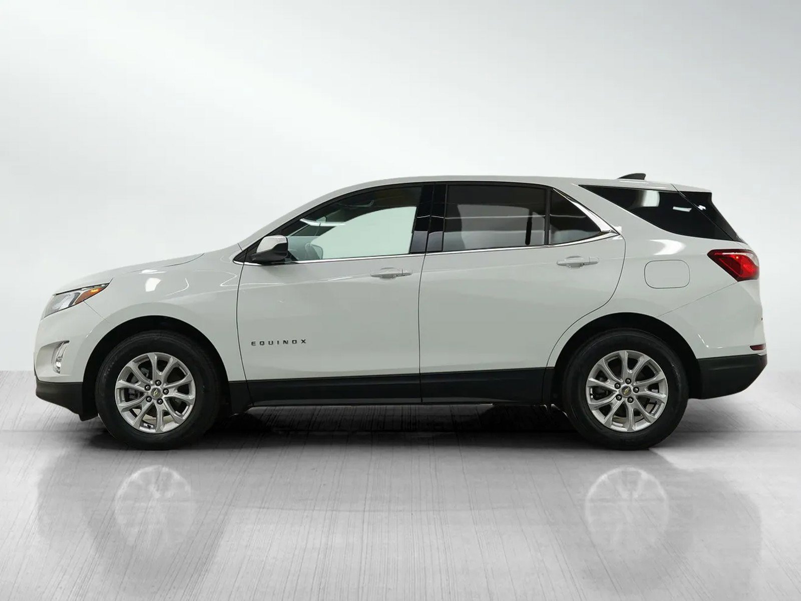 Used 2020 Chevrolet Equinox LT image 2
