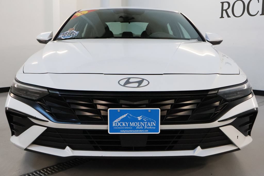Used 2025 Hyundai Elantra SEL FWD video 2
