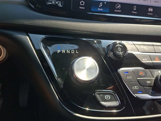 Used 2025 Chrysler Pacifica Select FWD image 14