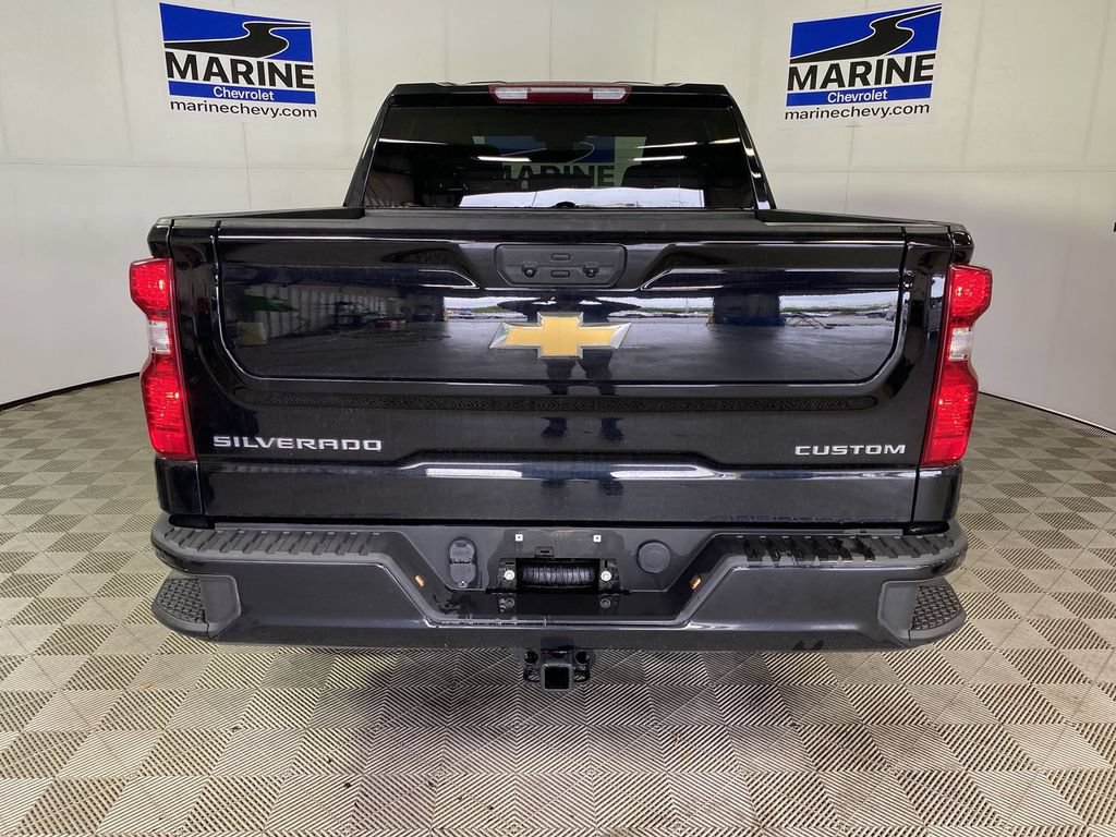 Used 2023 Chevrolet Silverado 1500 Custom AWD/4WD image 17