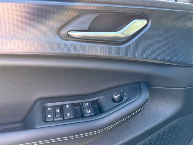 New 2025 Jeep Grand Cherokee Altitude image 12