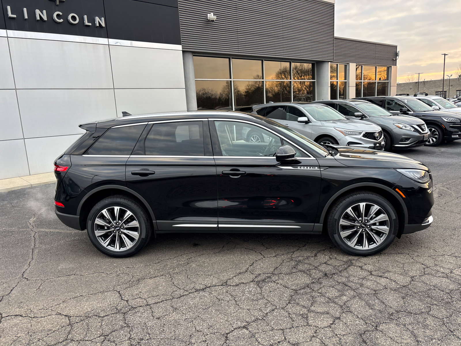 Certified 2022 Lincoln Corsair Reserve w/ Elements Package image 8