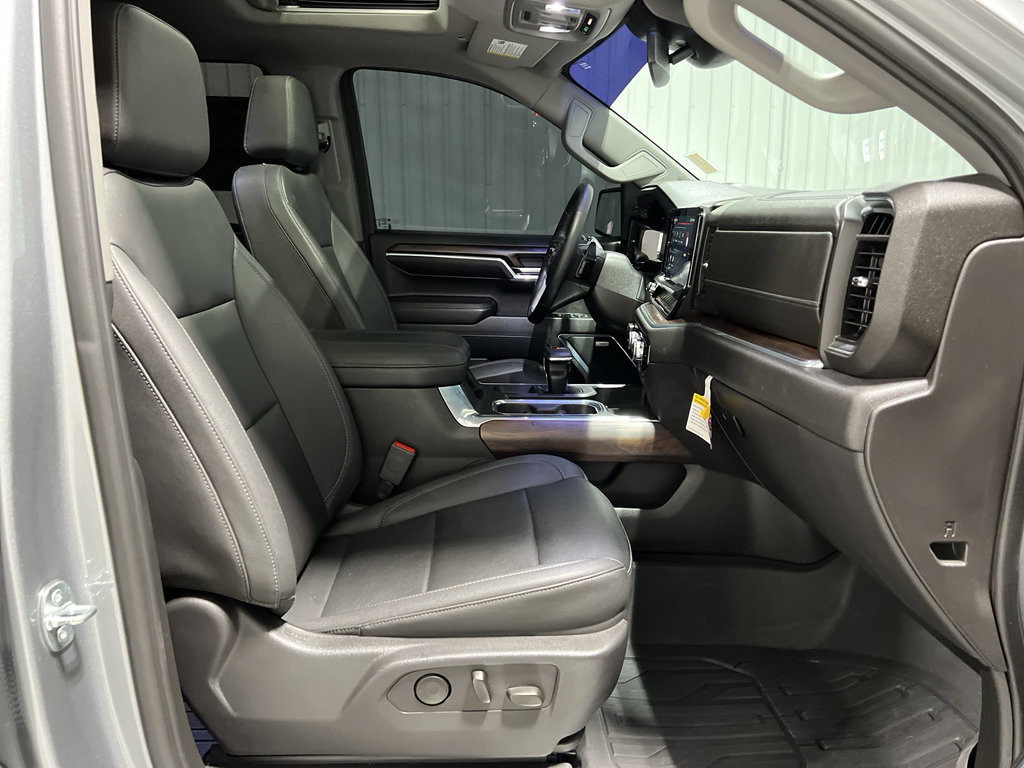 Used 2023 GMC Sierra 1500 SLT image 27