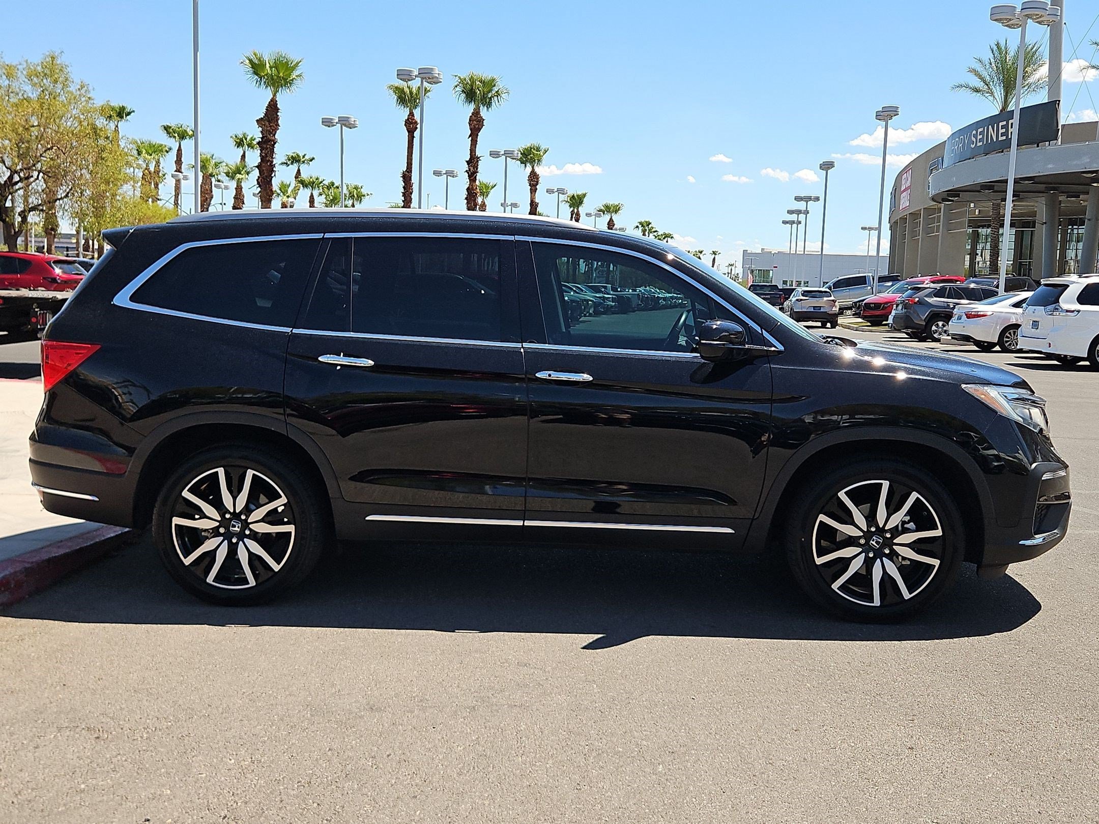 Used 2022 Honda Pilot Touring image 6