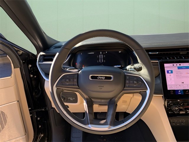 New 2025 Jeep Grand Cherokee Limited w/ Black Appearance Package image 19