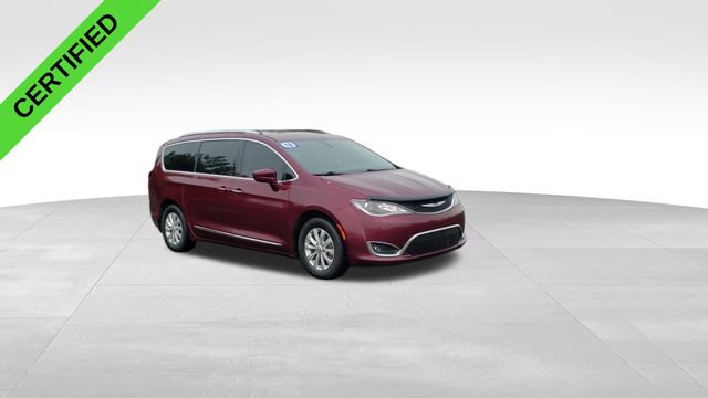 Used 2018 Chrysler Pacifica Touring-L Plus image 3