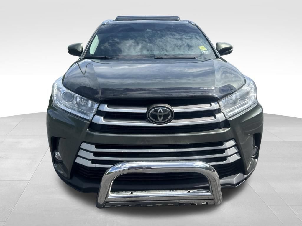 Used 2018 Toyota Highlander XLE w/ Protection Package #3 AWD/4WD image 8