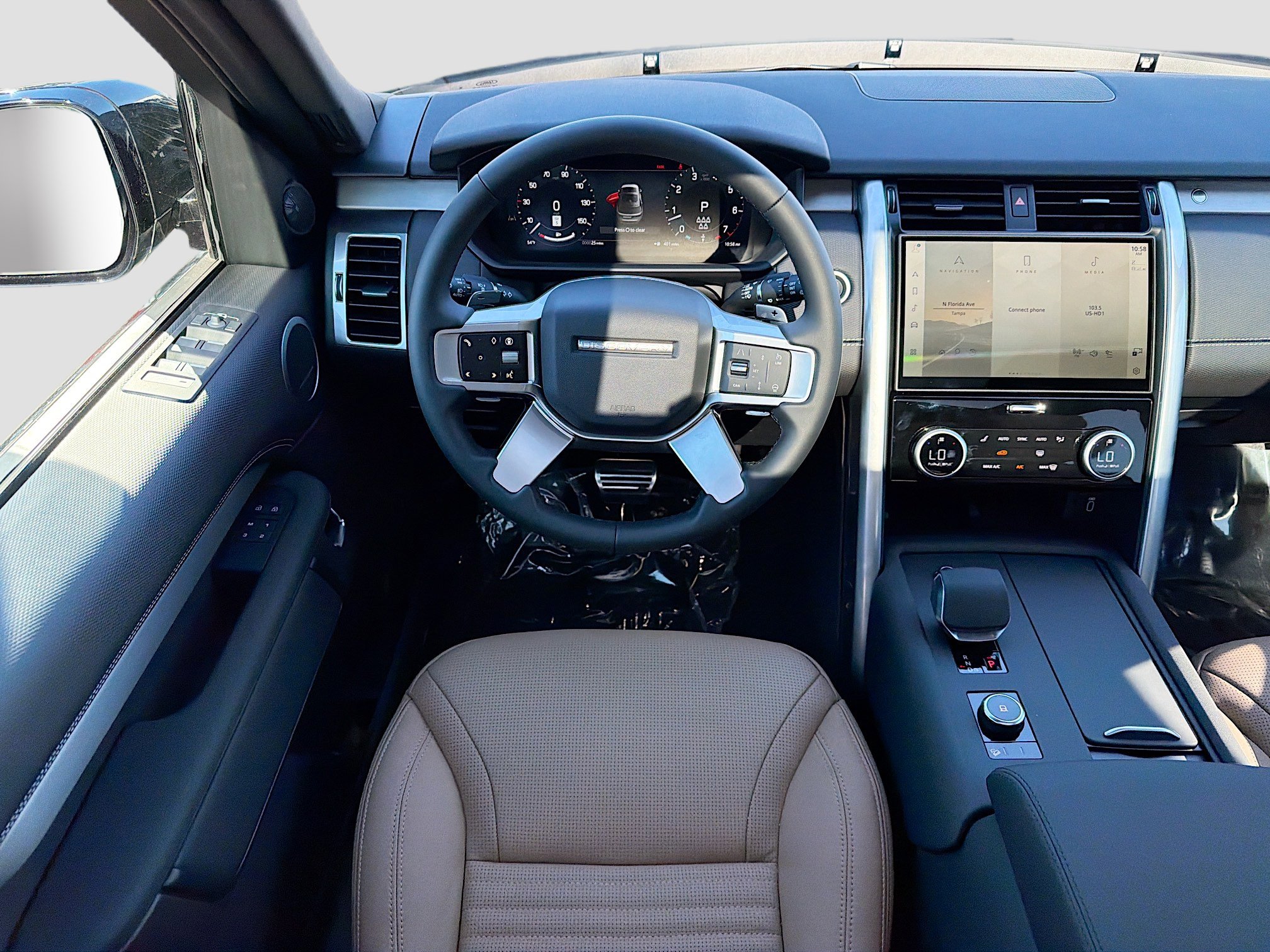 New 2026 Land Rover Discovery Limited Edition image 17