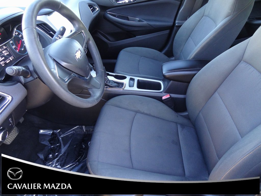 Used 2018 Chevrolet Cruze LS image 10