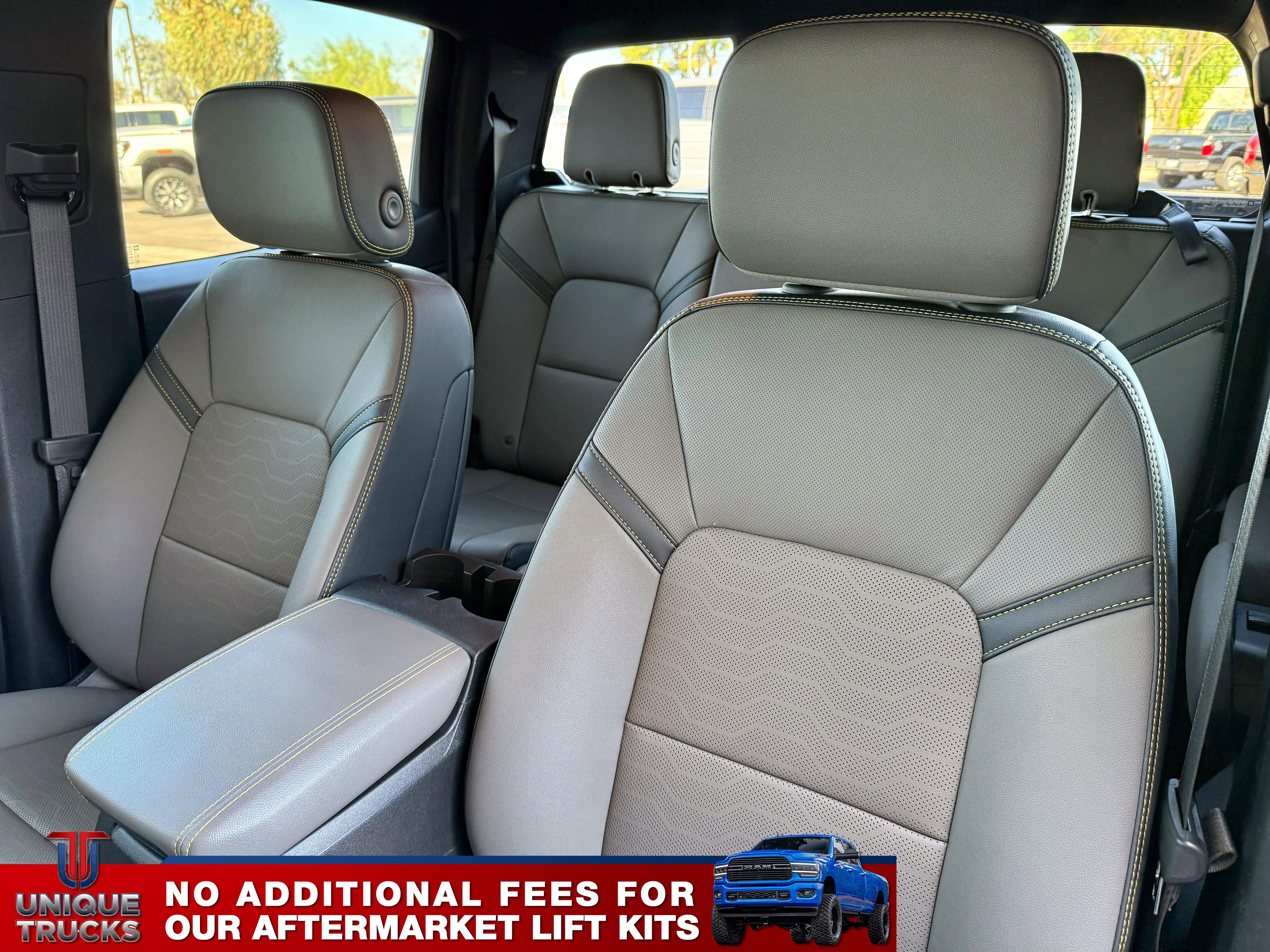Used 2025 Chevrolet Colorado ZR2 w/ Technology Package image 19