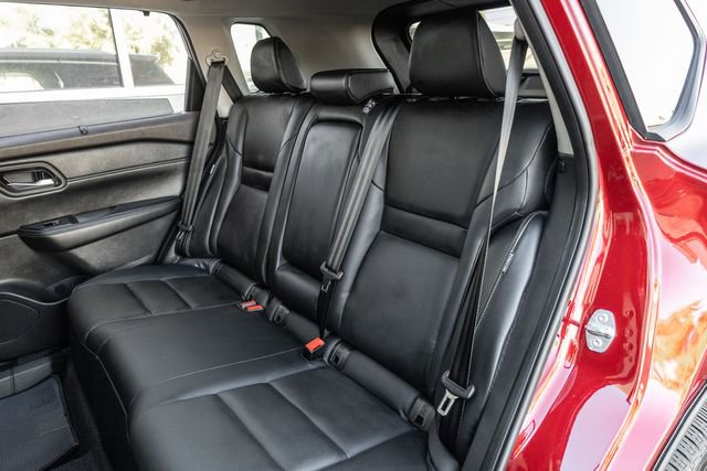 Used 2023 Nissan Rogue SL w/ SL Premium Package image 12