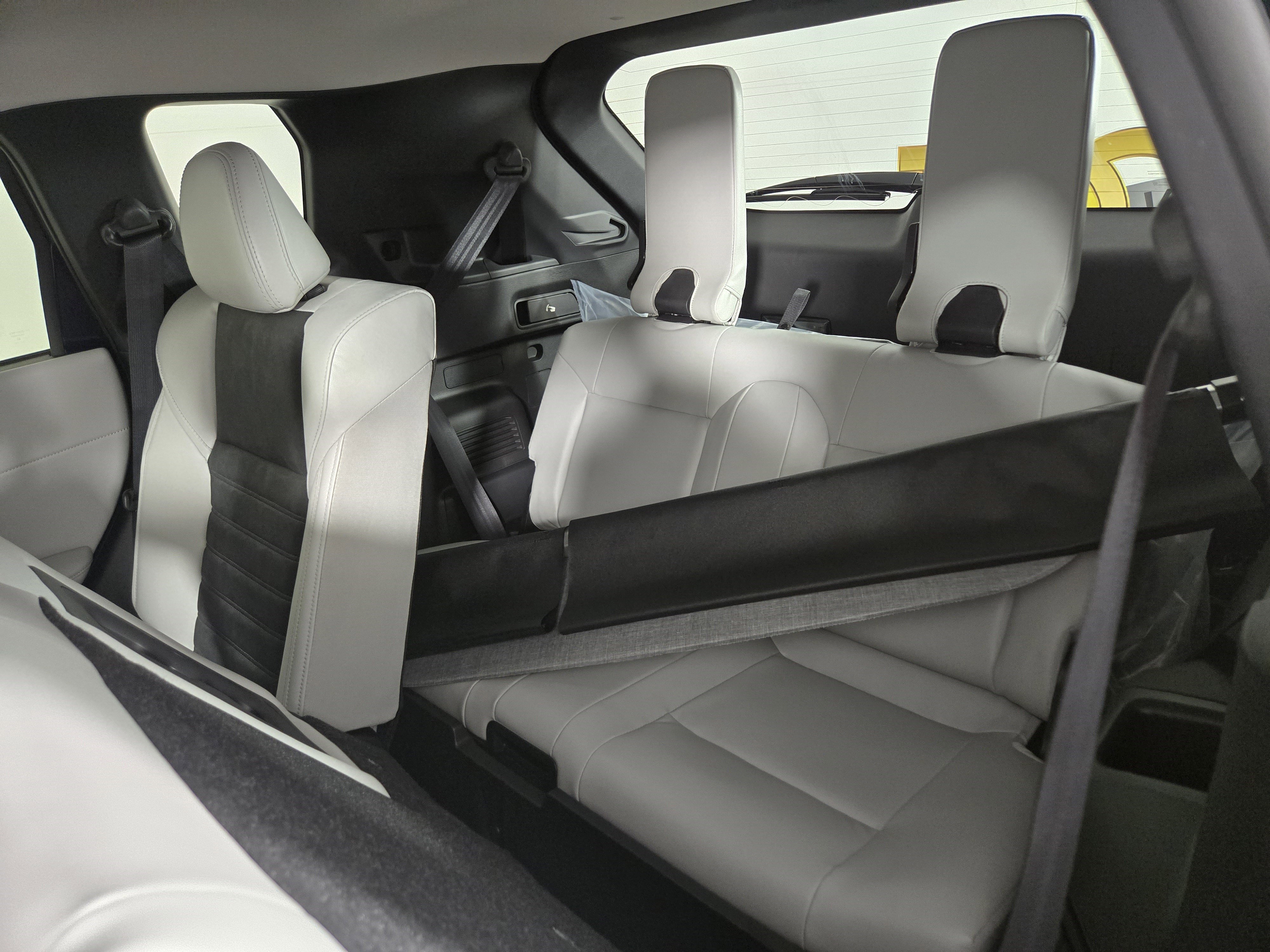 New 2026 Mitsubishi Outlander SE FWD image 12