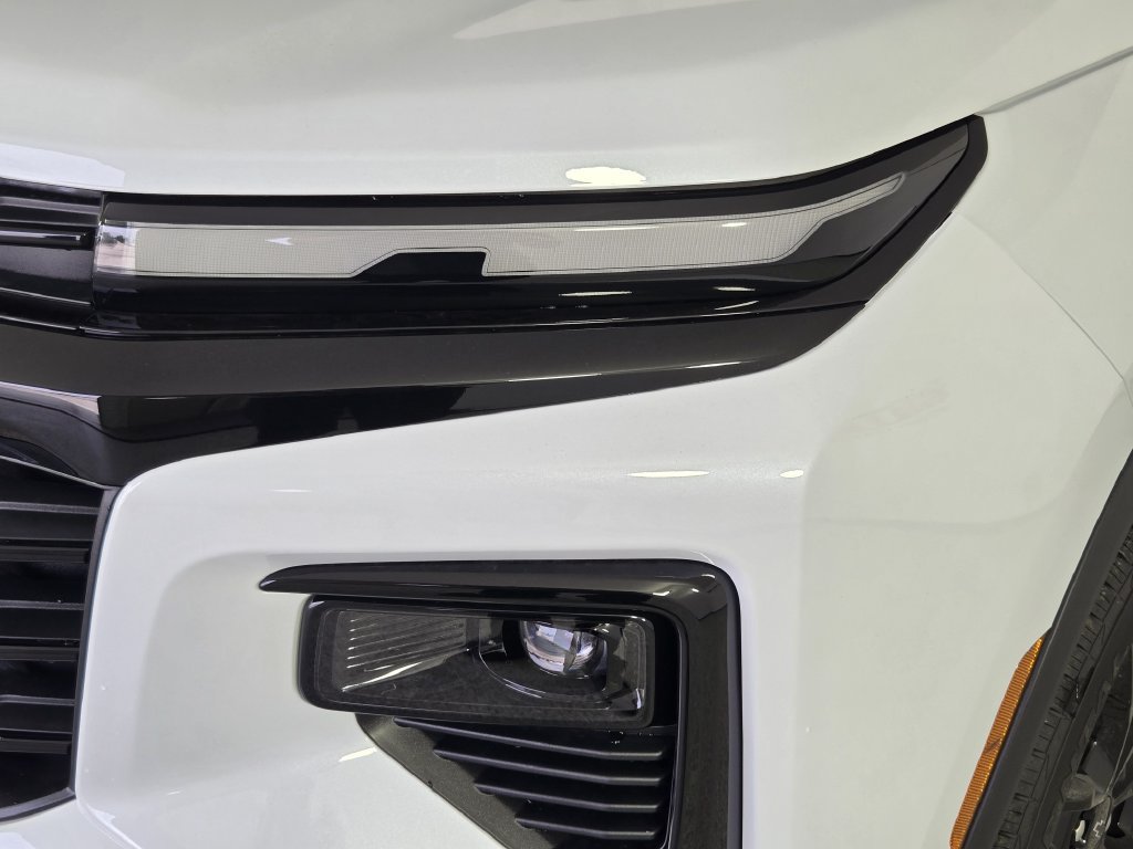 New 2026 Chevrolet Traverse LT w/ Midnight/Sport Edition FWD image 11
