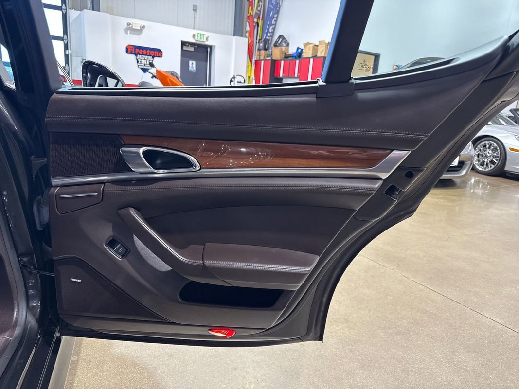 Used 2013 Porsche Panamera 4S image 55