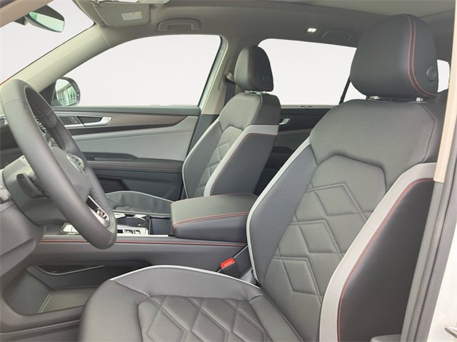 New 2025 Volkswagen Atlas Peak Edition SE image 9