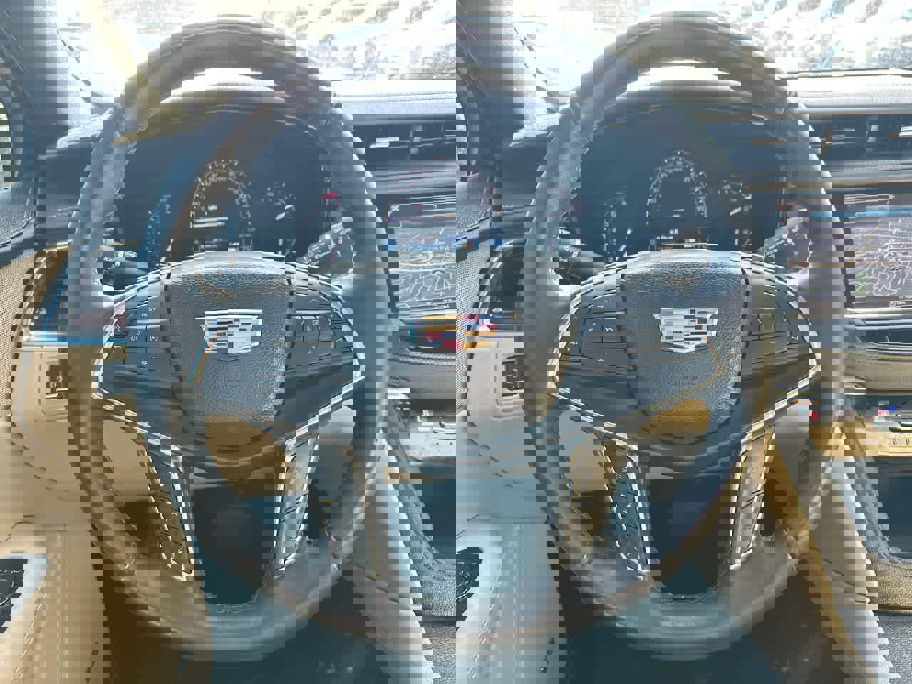 Used 2017 Cadillac XT5 Luxury w/ Driver Awareness Package image 28