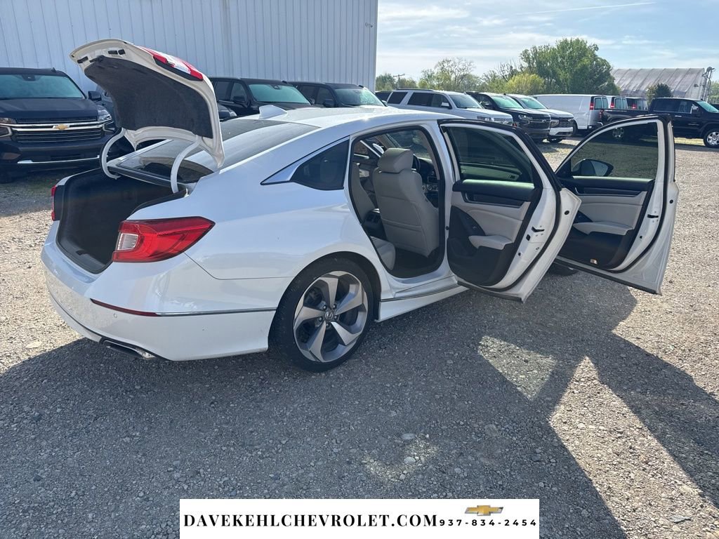 Used 2018 Honda Accord Touring image 32