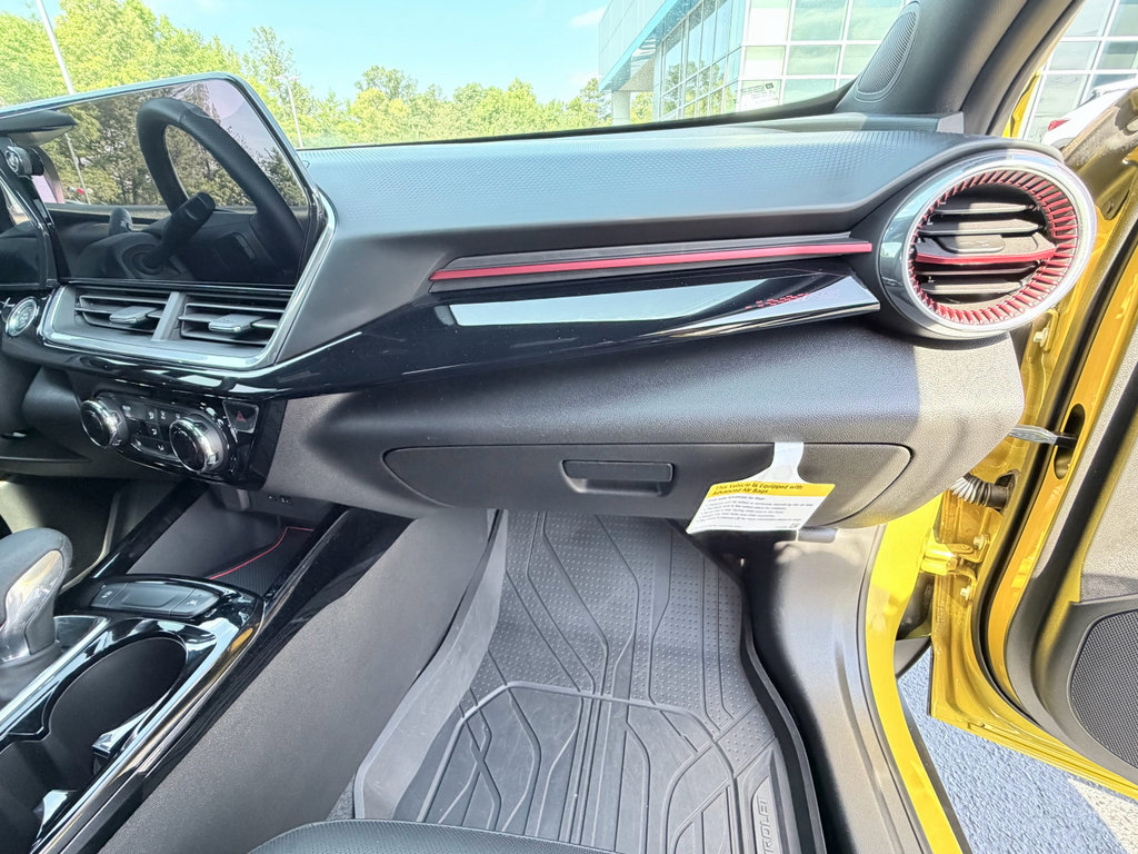 Used 2024 Chevrolet Trax RS w/ Driver Confidence Package FWD image 19