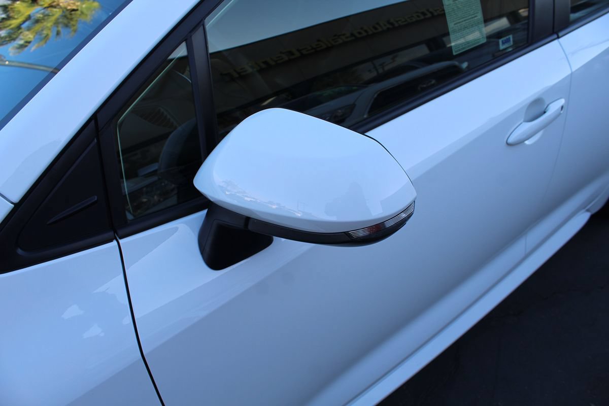 Used 2022 Toyota Corolla SE w/ Carpet Mat Package (TMS) FWD image 12