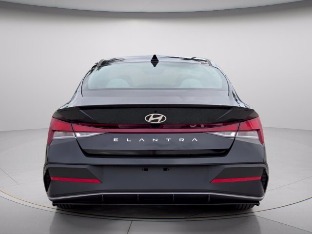 New 2026 Hyundai Elantra SEL Sport FWD image 4