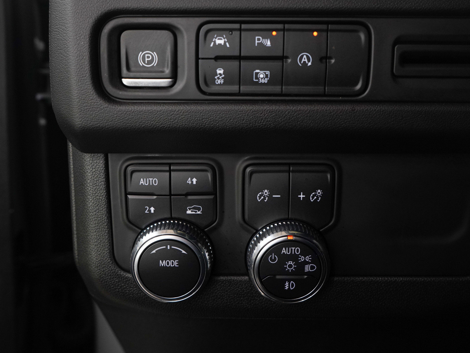 Used 2023 GMC Yukon XL SLT w/ SLT Premium Package image 25