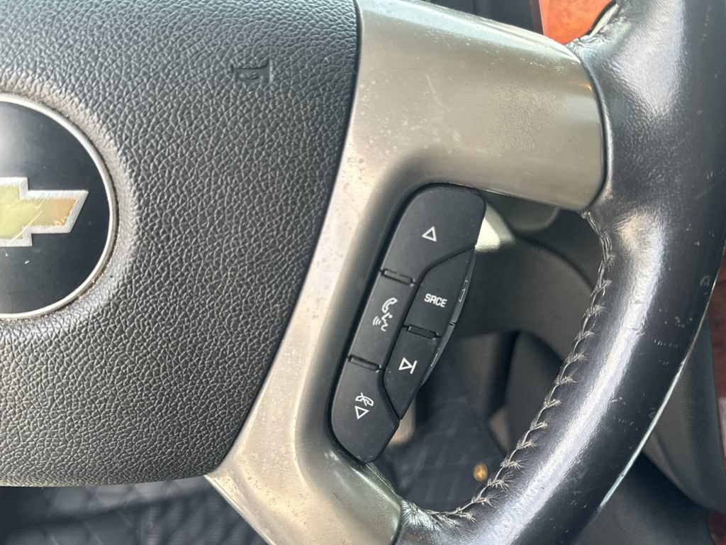 Used 2009 Chevrolet Suburban LTZ AWD/4WD image 29