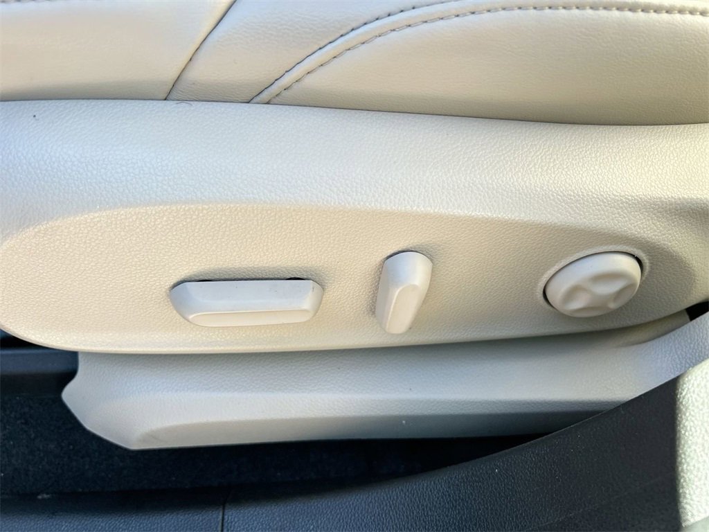 Used 2020 Buick Envision Premium w/ Driver Confidence Package image 25