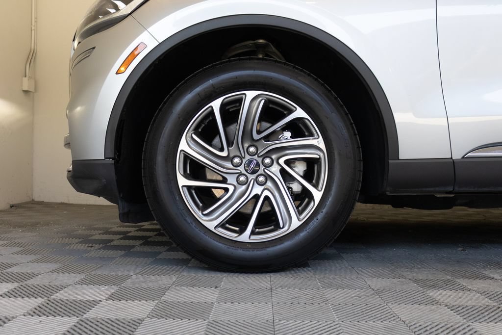 Used 2023 Lincoln Aviator AWD image 9