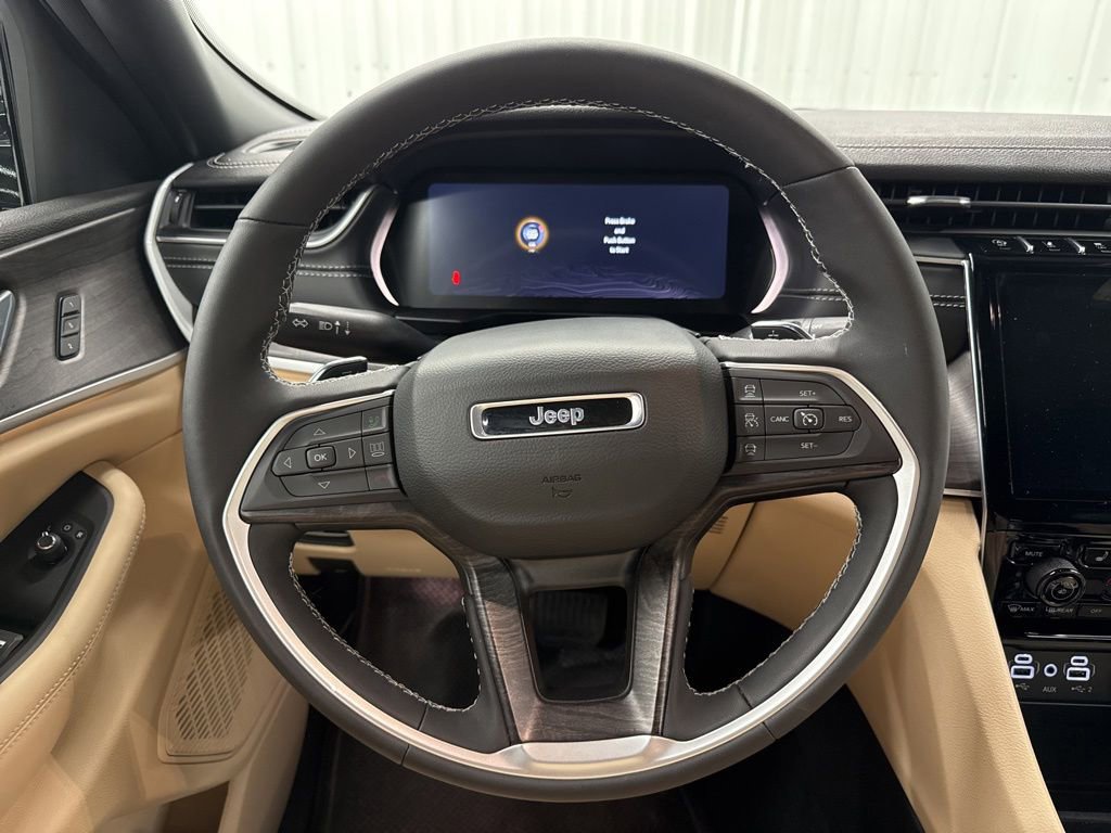Used 2025 Jeep Grand Cherokee Limited w/ MOPAR Finishing Package RWD image 8