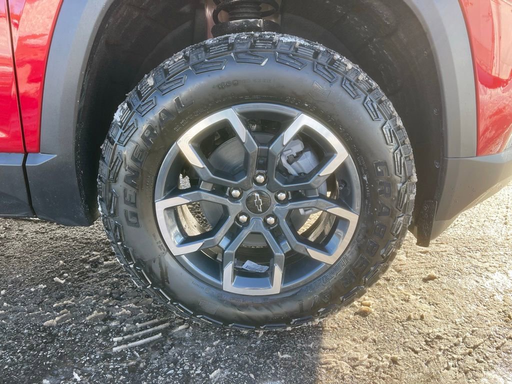 New 2026 Chevrolet Equinox ACTIV w/ Convenience Package III image 32