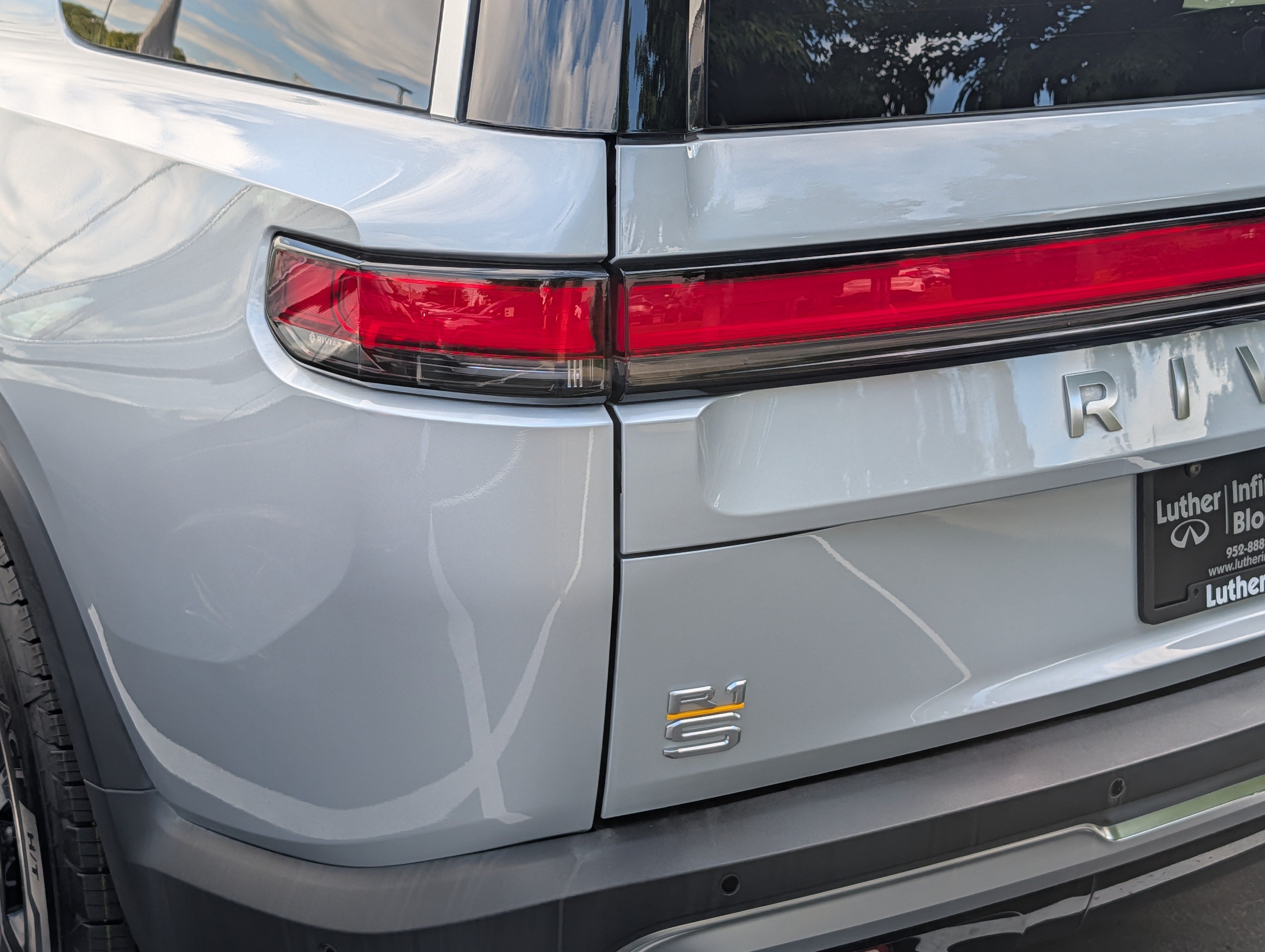 Used 2023 Rivian R1S Adventure Quad AWD/4WD image 17