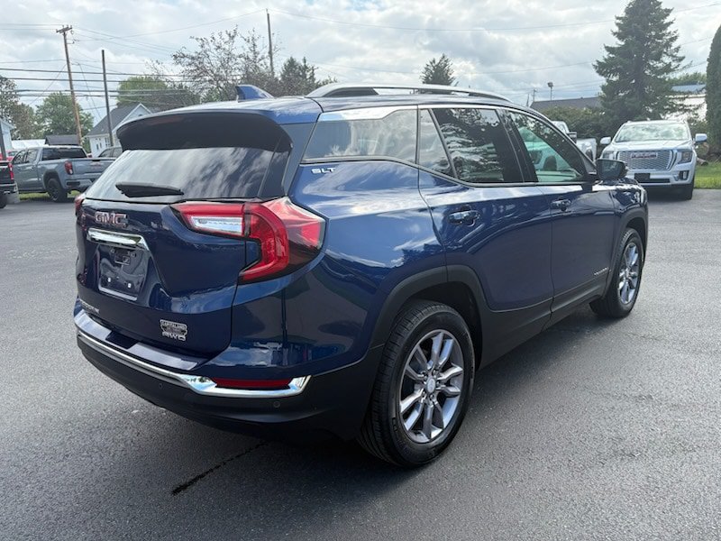 Used 2022 GMC Terrain SLT AWD/4WD image 4