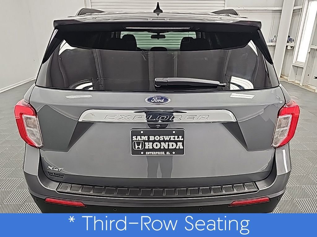 Used 2022 Ford Explorer XLT w/ Equipment Group 202A image 8