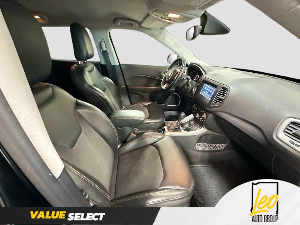 Used 2018 Jeep Compass Latitude w/ Popular Equipment Group AWD/4WD image 27