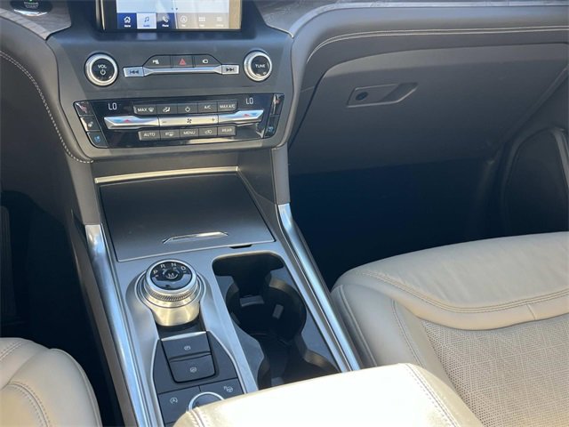 Used 2020 Ford Explorer Platinum w/ Premium Technology Package image 18