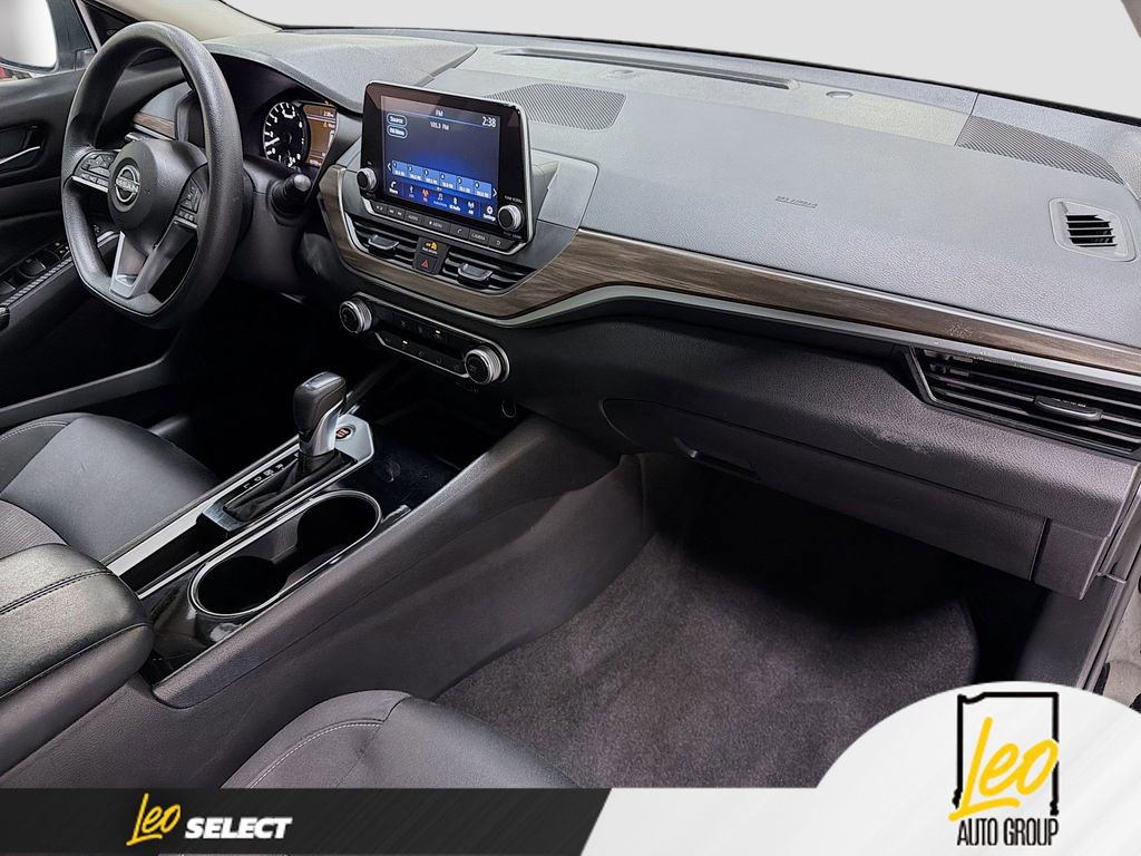 Used 2024 Nissan Altima 2.5 SV image 26