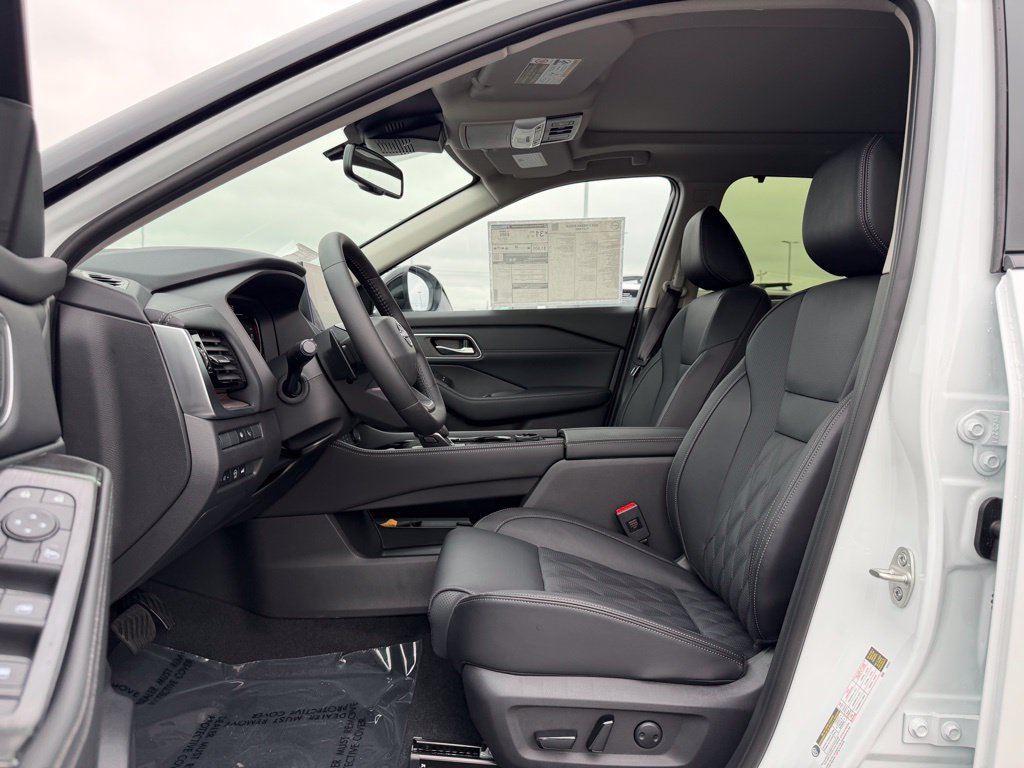 New 2026 Nissan Rogue Platinum w/ Platinum Premium Package AWD/4WD image 11
