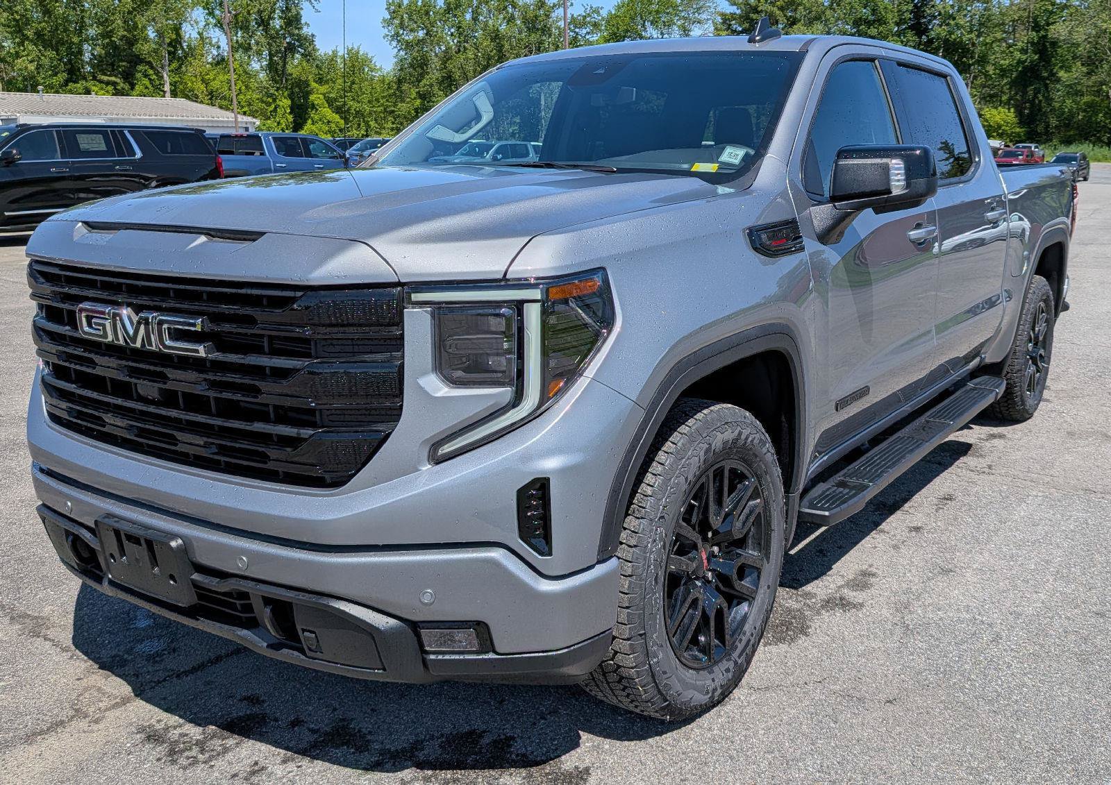New 2026 GMC Sierra 1500 Elevation w/ Elevation Premium Package AWD/4WD image 4