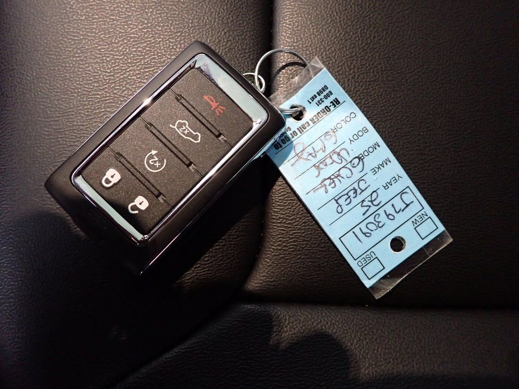 New 2025 Jeep Grand Cherokee Limited image 40