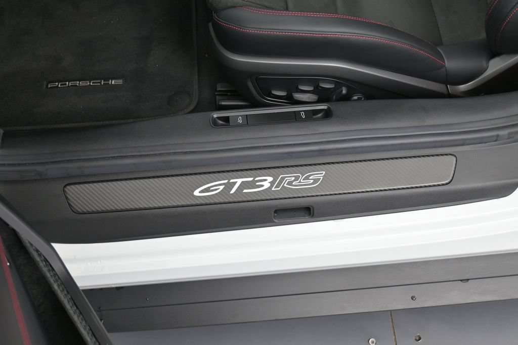 Certified 2024 Porsche 911 GT3 RS RWD image 17