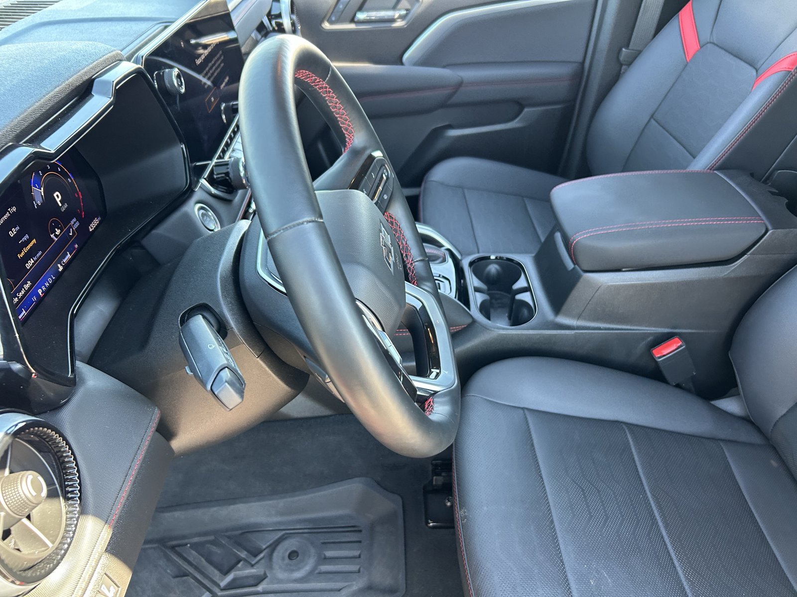 Used 2024 Chevrolet Colorado Z71 w/ Z71 Convenience Package 2 AWD/4WD image 27