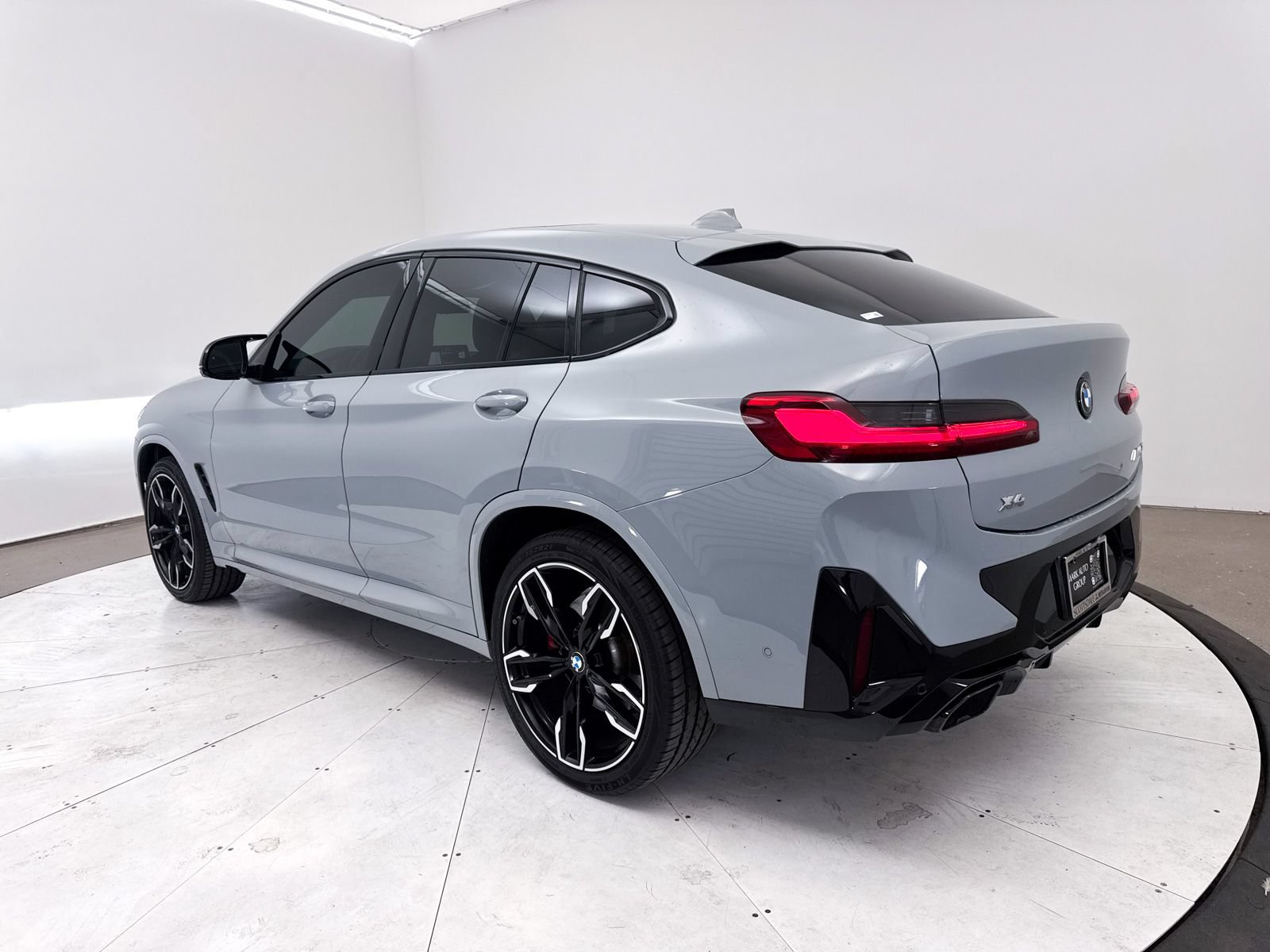 Used 2024 BMW X4 M40i w/ Parking Assistance Package AWD/4WD image 18