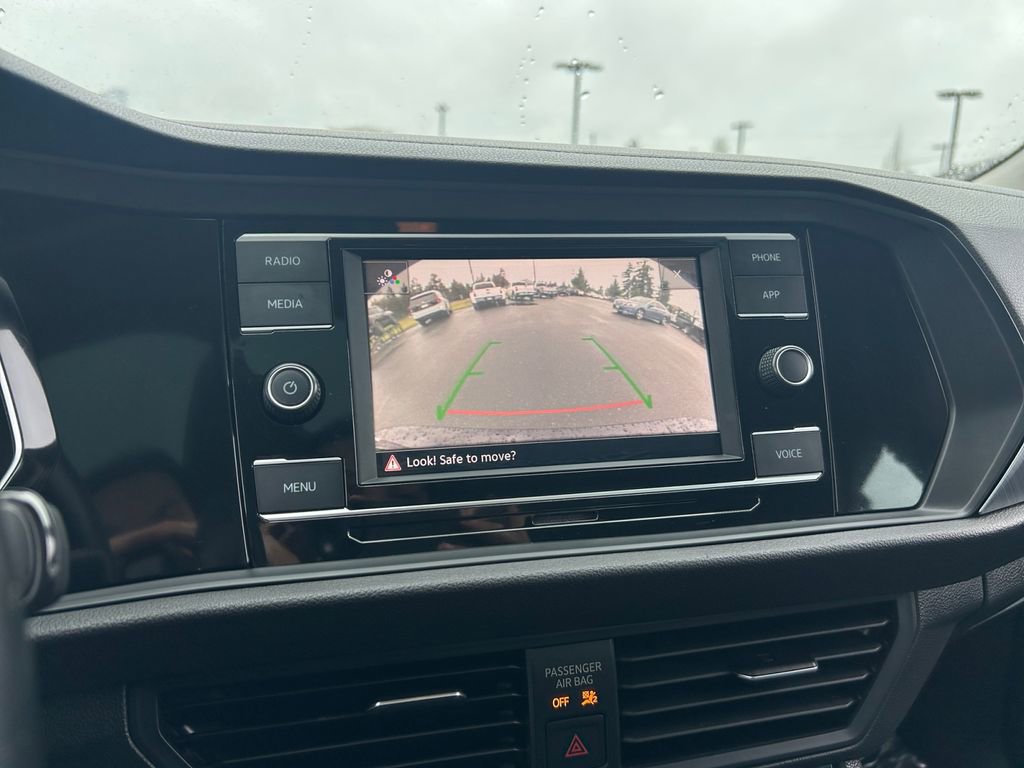 Used 2022 Volkswagen Jetta SE FWD image 17